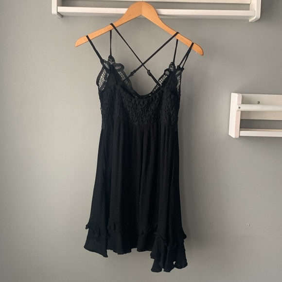 Listicle (Dry Goods) black lace mini dress size small - Picture 3 of 3